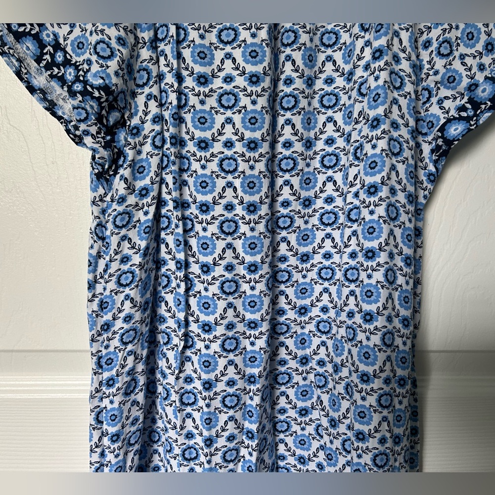 LOFT Floral Flutter Sleeve Blue White & Black Swing Dress Size Medium - Picture 7 of 16